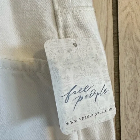 New With Tags Free People White Slouch Jean Shorts Waist 31 - Picture 4 of 5